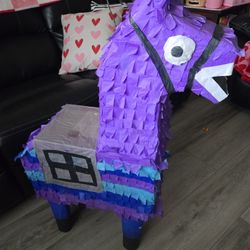 Fornite Pinata 