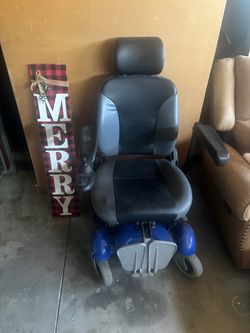 Electric wheelchair