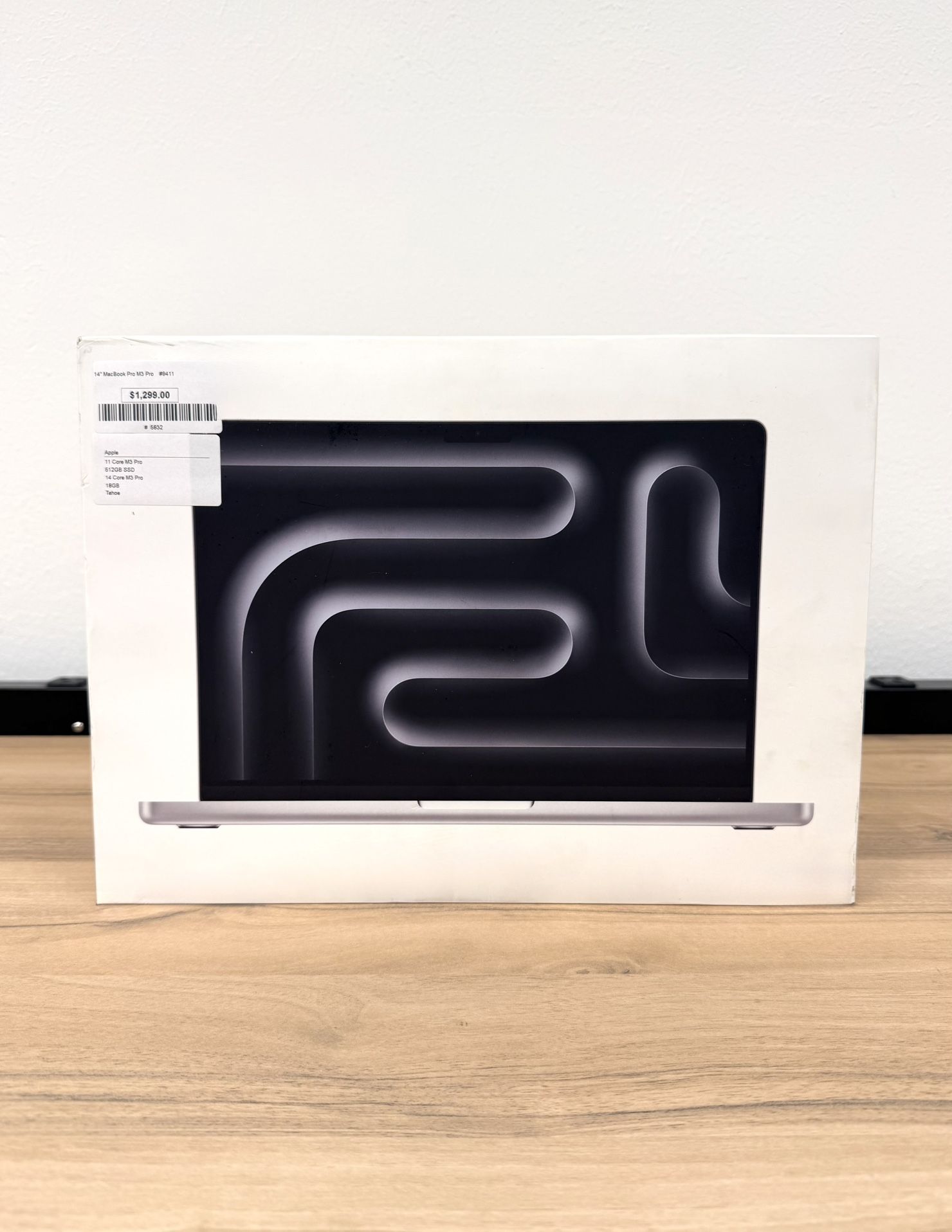 14" MacBook Pro M3 Pro 11 Core*512GB SSD*18GB RAM