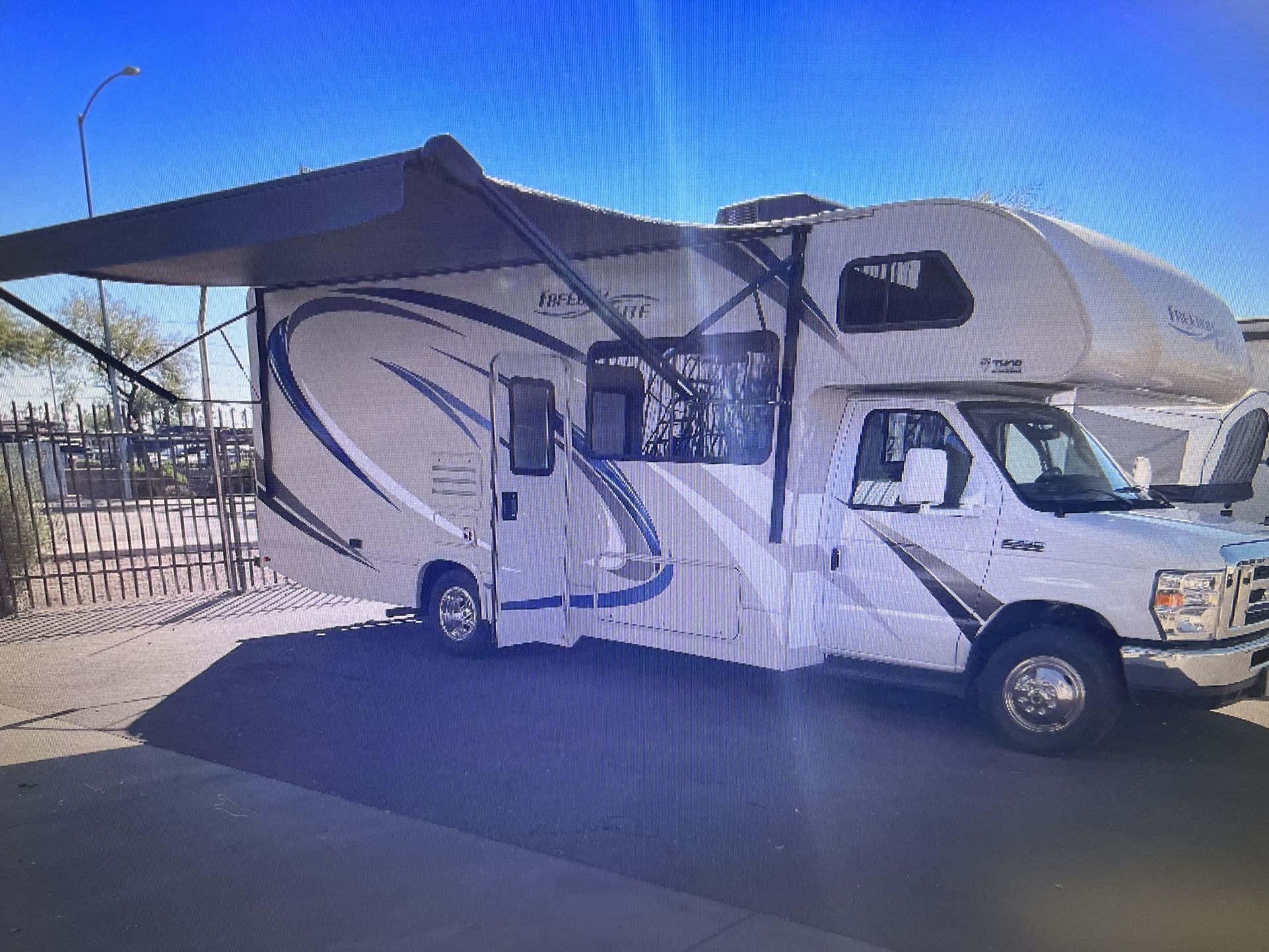 2018 FREEDOM ELITE 26HE