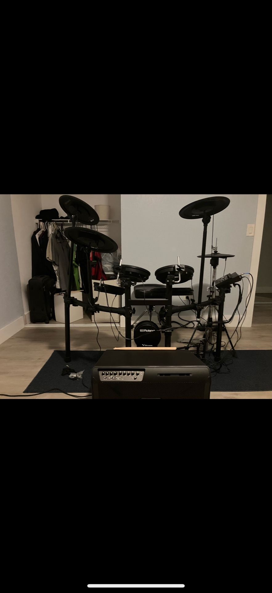 Roland TD-17 Electronic Drumset With Throne And Amp