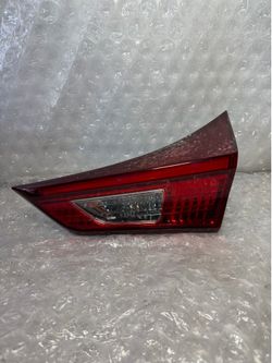 2016-2017-2018 TOYOTA COROLLA SCION iM PASSENGER RIGHT SIDE INNER TAIL LIGHT OEM