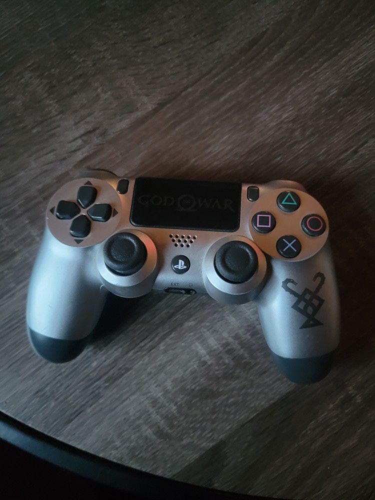 PS4 Limited Edition Controller 