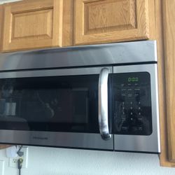 Frigidaire Microwave 