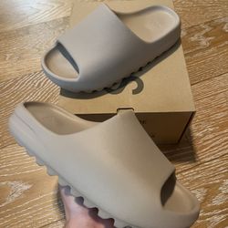 Yeezy slide pure