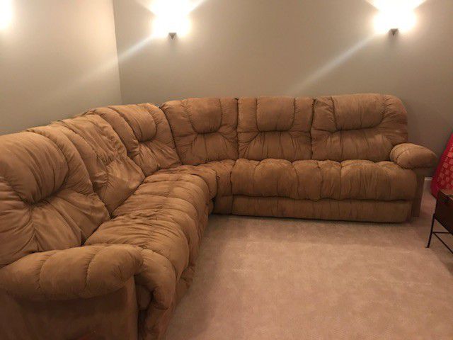 Sectional Sofa w/Pull out bed & Recliner