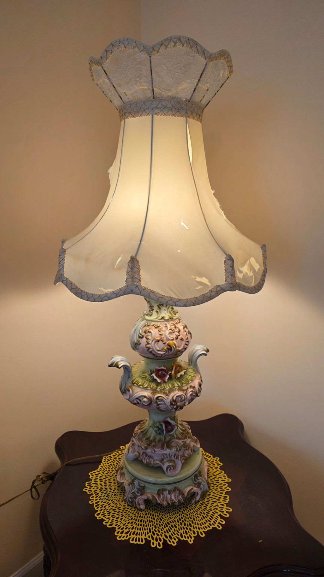 Vintage Italian Capodimonte Style Porcelain Table Lamp — Ornate Rose & Acanthus, Damaged Shade