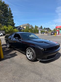 2019 Dodge Challenger LOW MILEAGE**