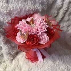 pink and red flower bouquet 