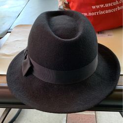 Ladies Bet mar Hat