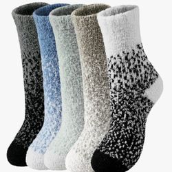 Cozy Fuzzy Socks - 5 Pairs