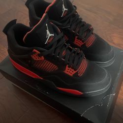 Jordan 4s (red thunders)