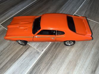 ERTL Collectibles 1969 Pontiac GTO Judge 