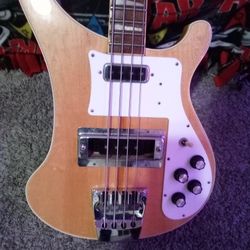 Like New Rickenbacker Guitar Base Retails For Over 3,000 Before Tax Selling For $1,000