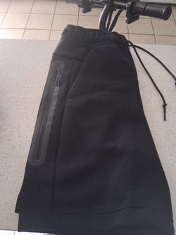 Nike tech men's fleece  shorts  size available  LARGE, SMALL