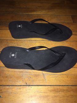 Women’s flip flops