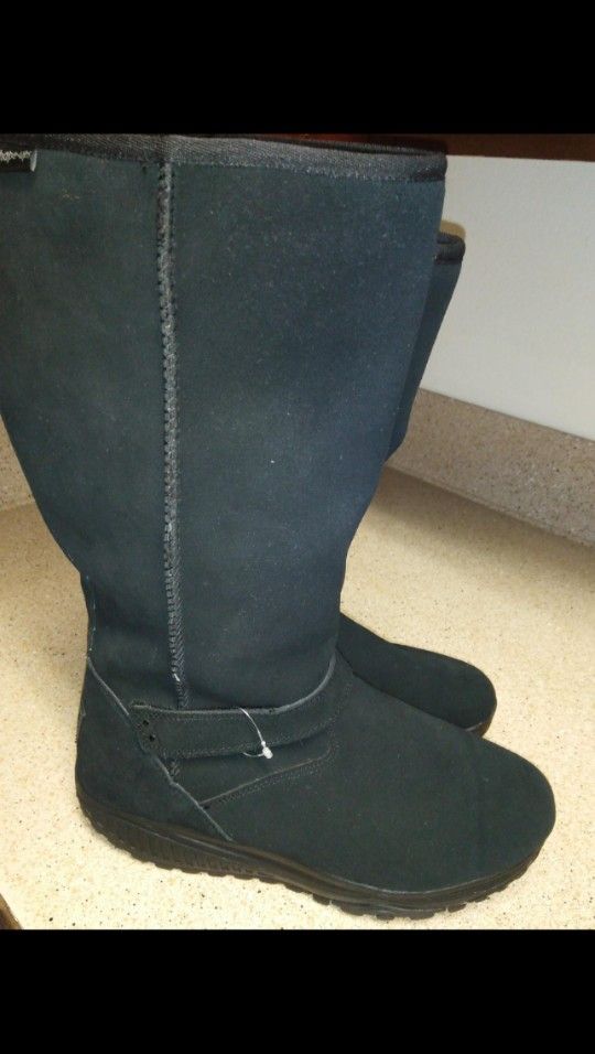 Women's Boots Size 11