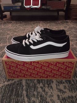 Vans Low-Top Sneakers Black and White size men's 11