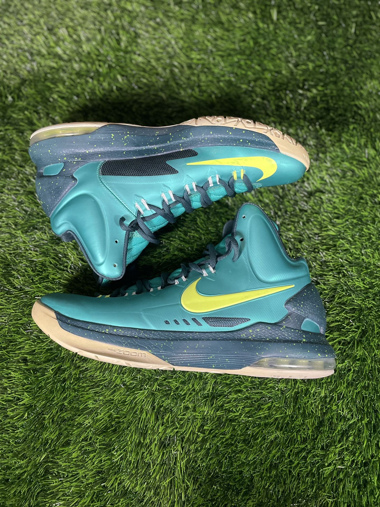 Size 11 - Nike KD 5 "Hulk"