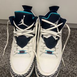 Jordan Son of Mars Low Hornets