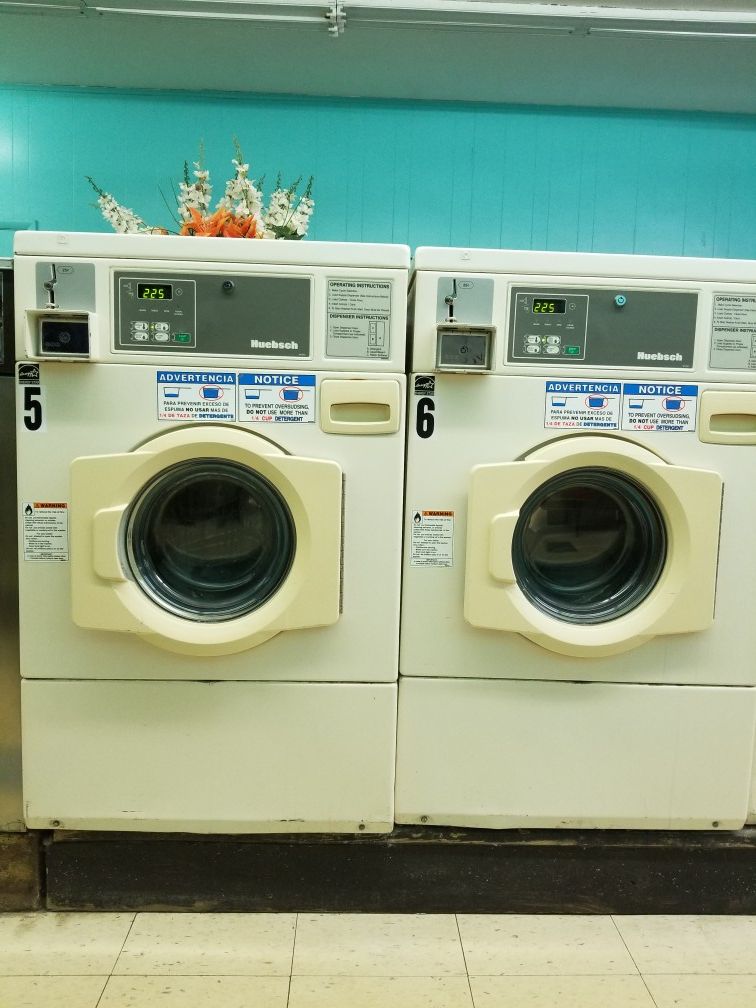 HUEBSCH  FRONT LOAD WASHER MACHINE 