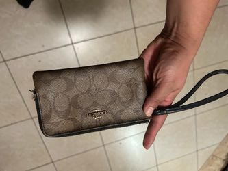 Used coach wristlet