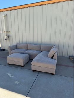 Free Delivery! Sectional Couch with Ottoman Storage
