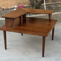 American of Martinsville "Accord" Corner Table with Shelf