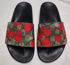 GUCCI Womens Strawberry GG Supreme Slides Size 7