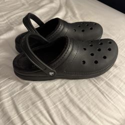 CROCS Classic Lined Fuzzy Dual Comfort Clogs/Slippers/Shoes. Men’s Size: 11. Black. Like New!