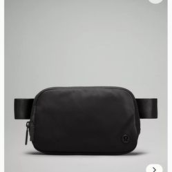 Like-New Lululemon bag