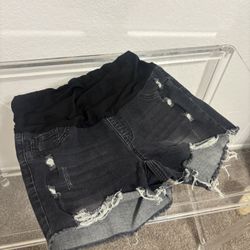 Levi's maternity shorts Size M 