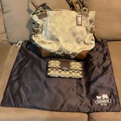 Coach purse with billfold.