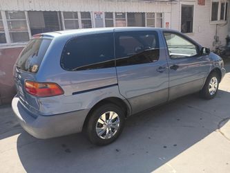2000 Toyota Sienna