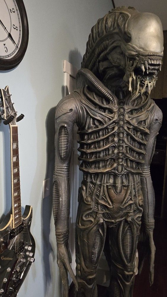 Lifesize Xenomorph 8 Feet Tall. Distortions Unlimited 1992 Promotional. Very Rare Very Cool