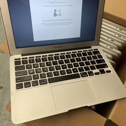 Apple MacBook Airs