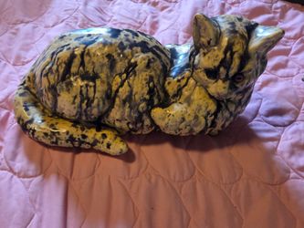 vintage ceramic cat figurine, hand-painted.This piece was produced using an Eley Molds used in the mid-20th century. Molded on January 15, 1965.