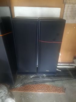 2 Technics Speakers