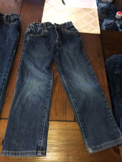 Boys size 5 jeans 4 pairs for 12.00