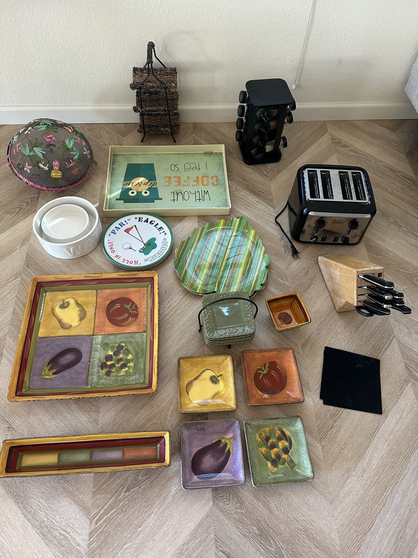 Kitchen Items - Trays, Bowls, Knives, Toaster, Spices, Wine Rack