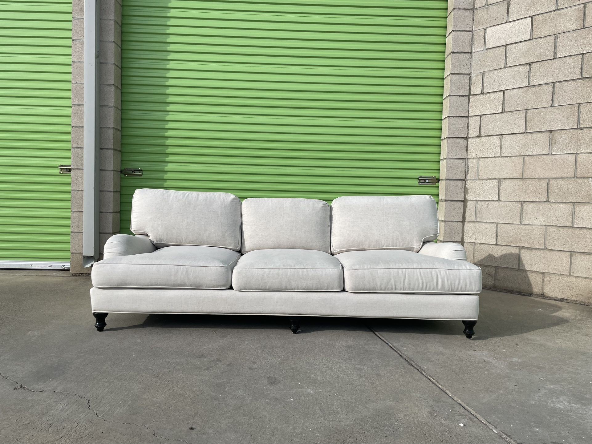 *Free Delivery* Modern Couch Sofa 3 Seater