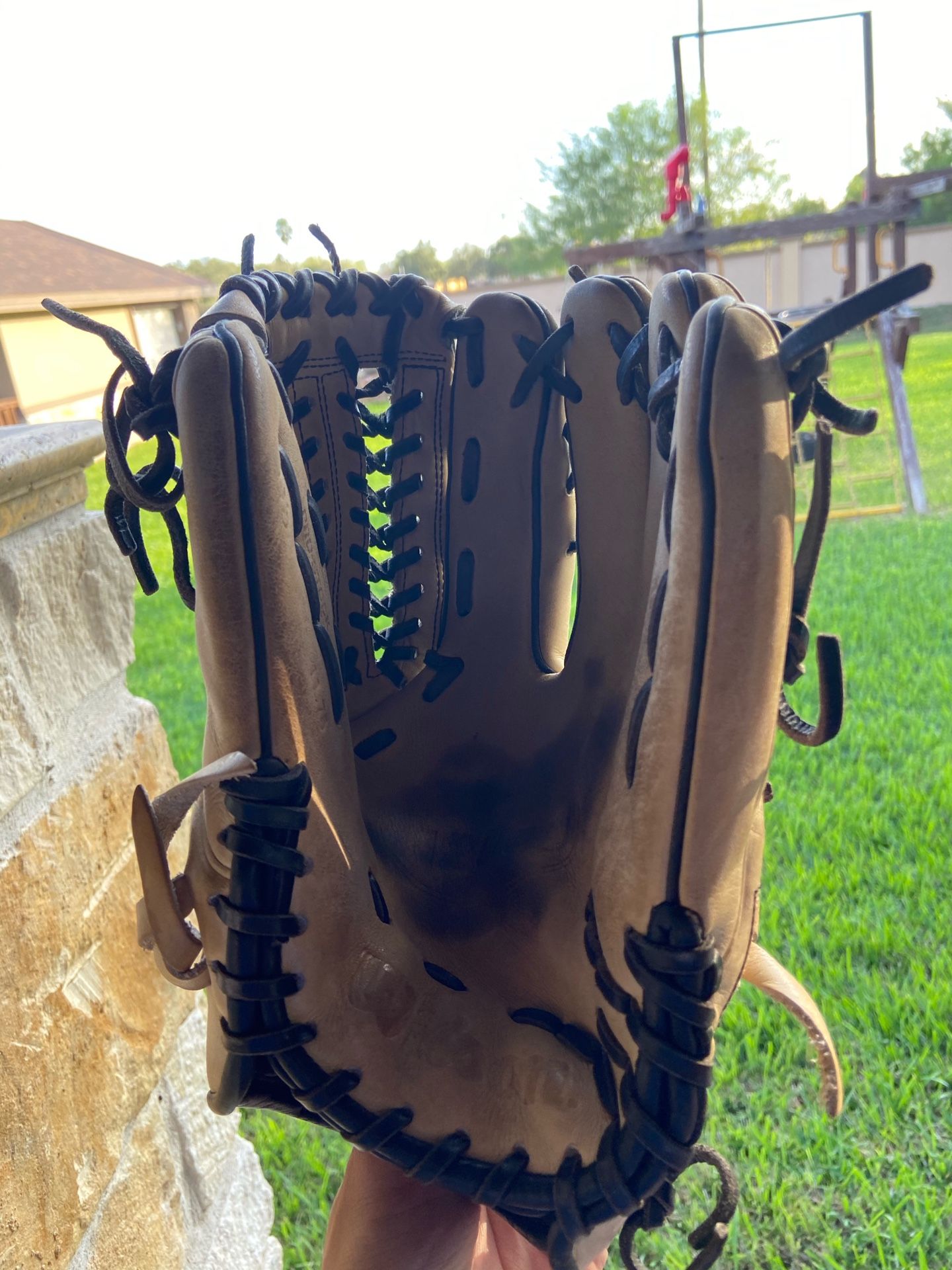 Blonde A2000 Pitching/ Outfield Glove for Sale in Donna, TX OfferUp