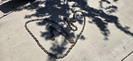 Steel chain with hooks