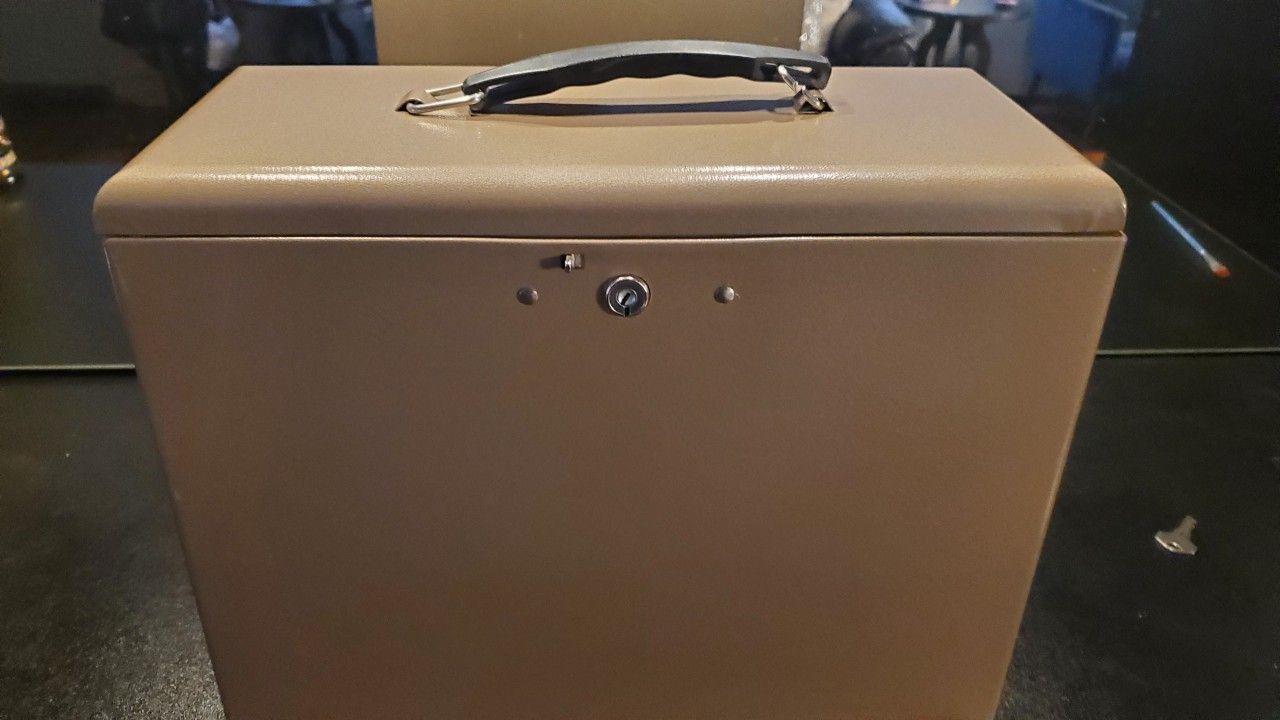 Rockaway Metal File Case With Keys