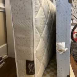 Like New Twin XL DREAM LINE CUSTOM DOUBLE SIDED MATTRESS AND BOX SPRING SET 