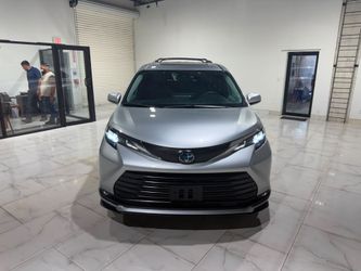 2025  TOYOTA SIENNA XLE 7-Passenger