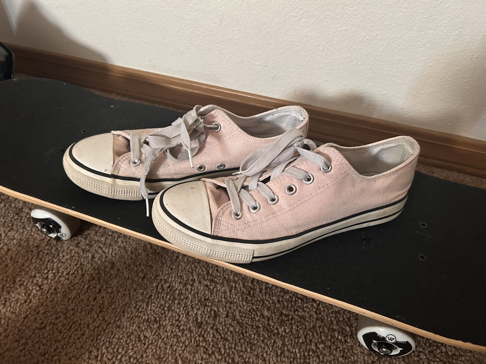Size 7 Pink Converse 