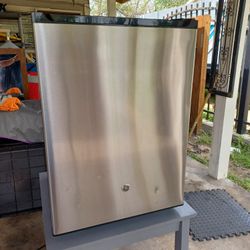 Nice Used GE Large Mini Fridge.  For Office or Game Room.