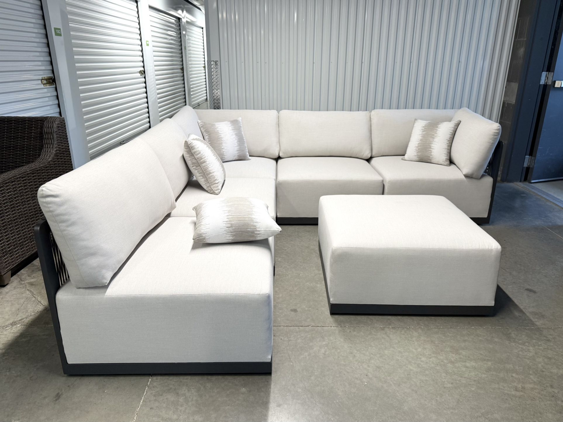 Brand New Luxury Henredon Sectional Outdoor Patio Sectional with Ottoman- Delivery Available