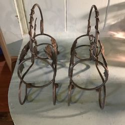 2 Wine Holders